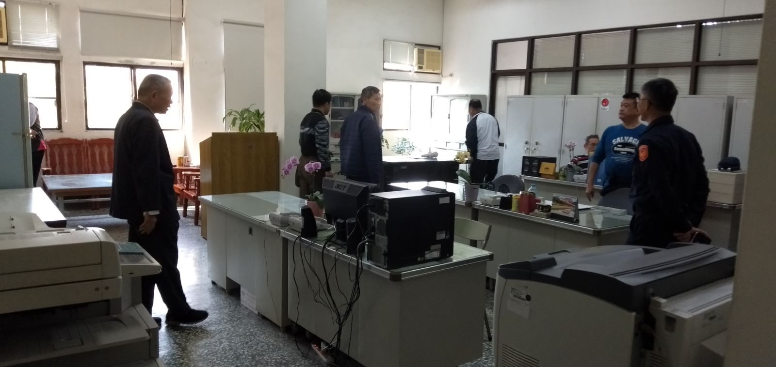 【年終環境大掃除，提供舒適洽公環境】
