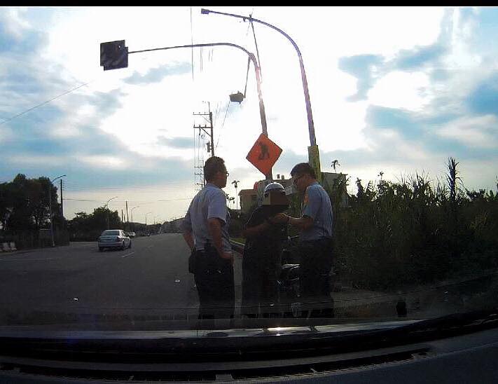 【民雄分局Darling勇警出擊緝毒】