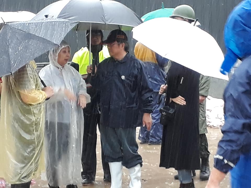 【縣長親訪民雄災區深刻感受民情】