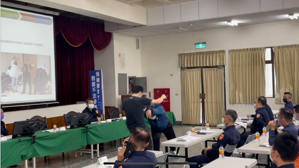【民雄分局轄區超商安全會議-與轄內超商與警方橫向聯繫強化作為】