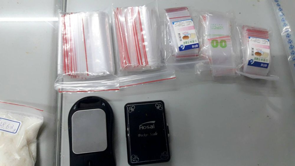 【暑期加強守護青少年安全，民雄警線上緝毒不遺餘力，強運巧遇毒販賊星該敗自投羅網】