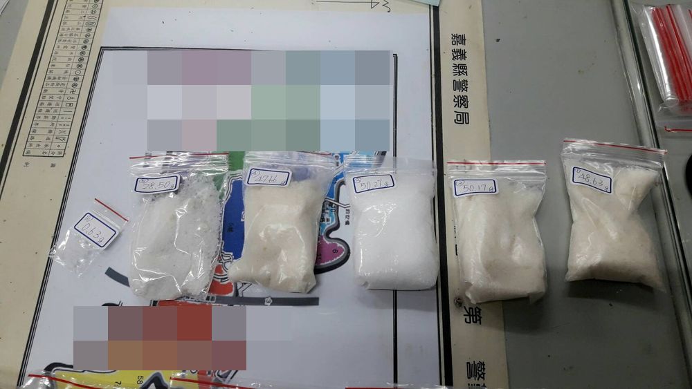 【暑期加強守護青少年安全，民雄警線上緝毒不遺餘力，強運巧遇毒販賊星該敗自投羅網】