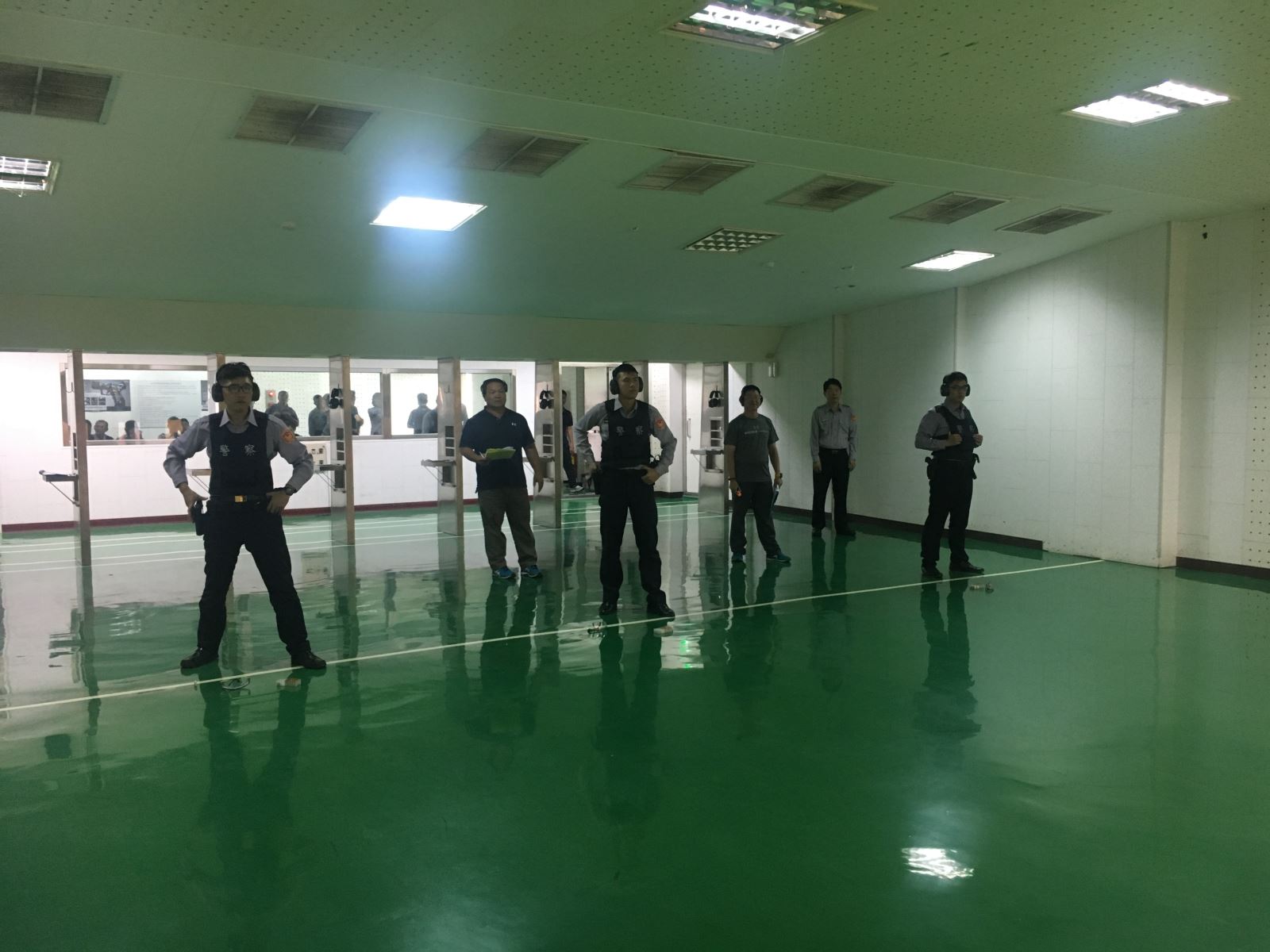 【民雄分局辦理新式警槍PPQ M2換裝訓練並且嚴謹實施檢測】