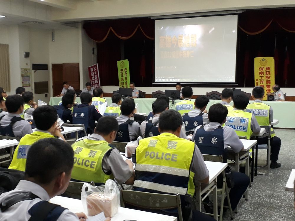 【民雄分局結合中埔、竹崎、保安隊等警力，執行擴大臨檢勤務、嚇阻犯罪發生】