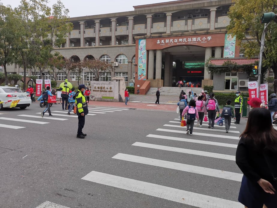 【開學日開心上學去！民雄波麗士開學日啟動護童專案】
