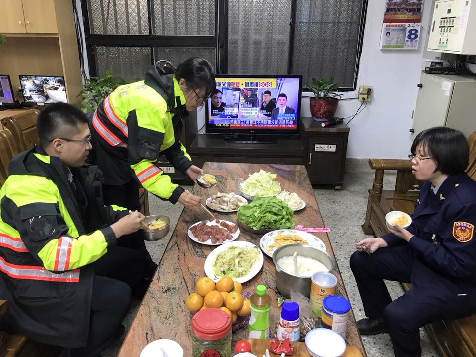 慰勞外勤員警