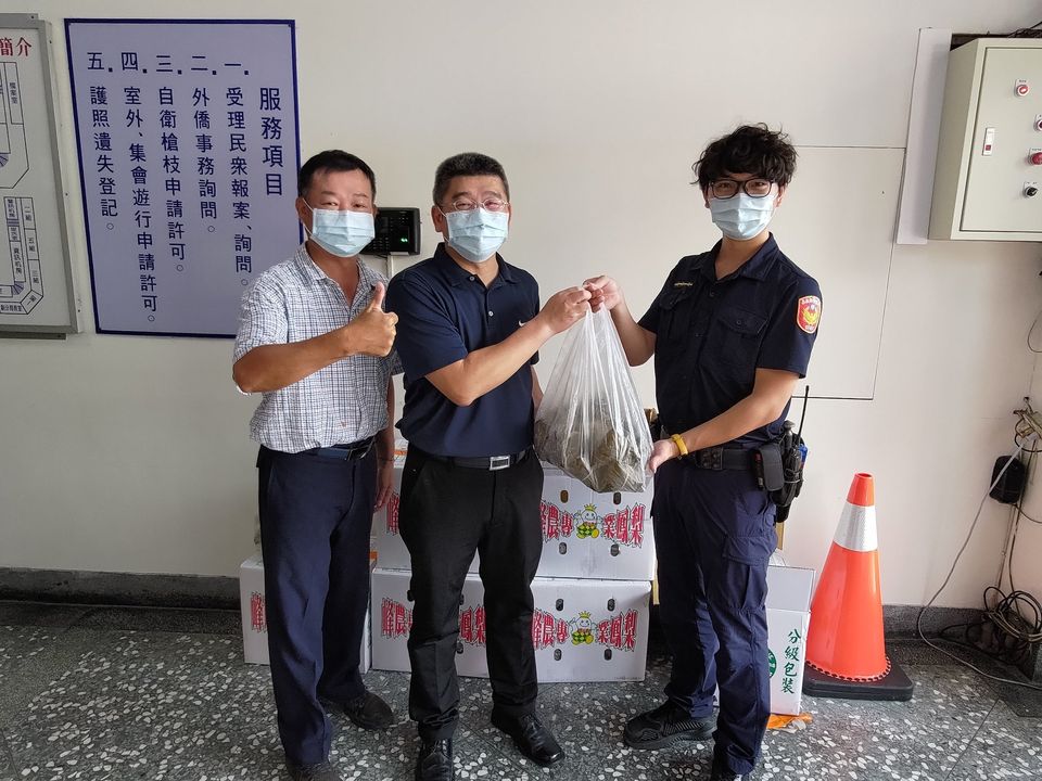 【基層員警端午無法返家(鄉) 民雄分局送粽子解鄉愁】