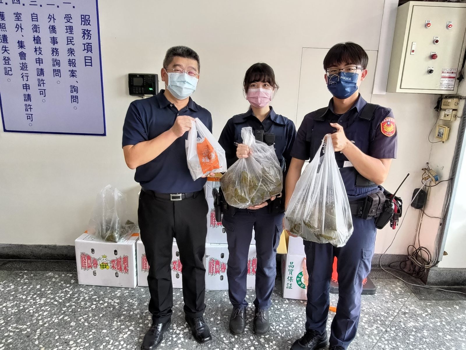 【基層員警端午無法返家(鄉) 民雄分局送粽子解鄉愁】