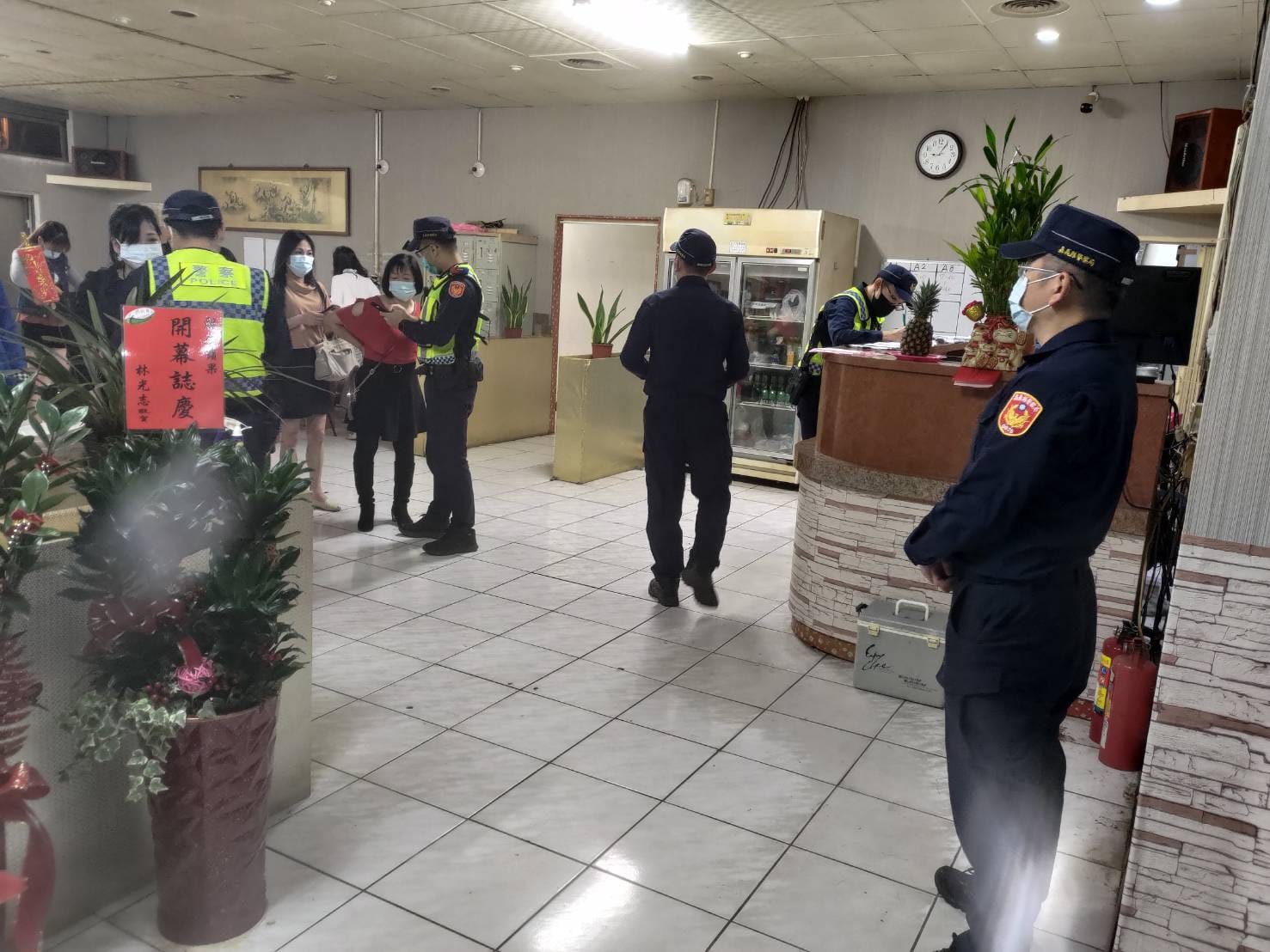 民雄警執行威力掃蕩擴大臨檢 打擊黑幫無假期、不鬆懈！