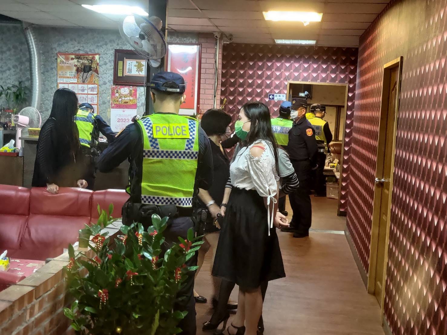 民雄警執行威力掃蕩擴大臨檢 打擊黑幫無假期、不鬆懈！