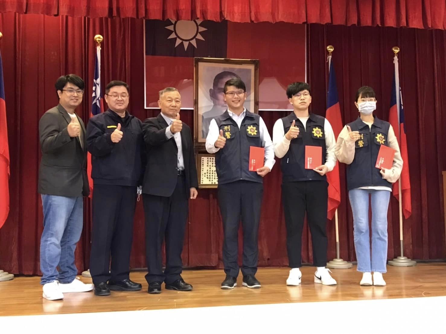 【民雄分局近期查獲多起重大績效 警界退休駐區督察偕同民間企業頒獎鼓勵士氣】