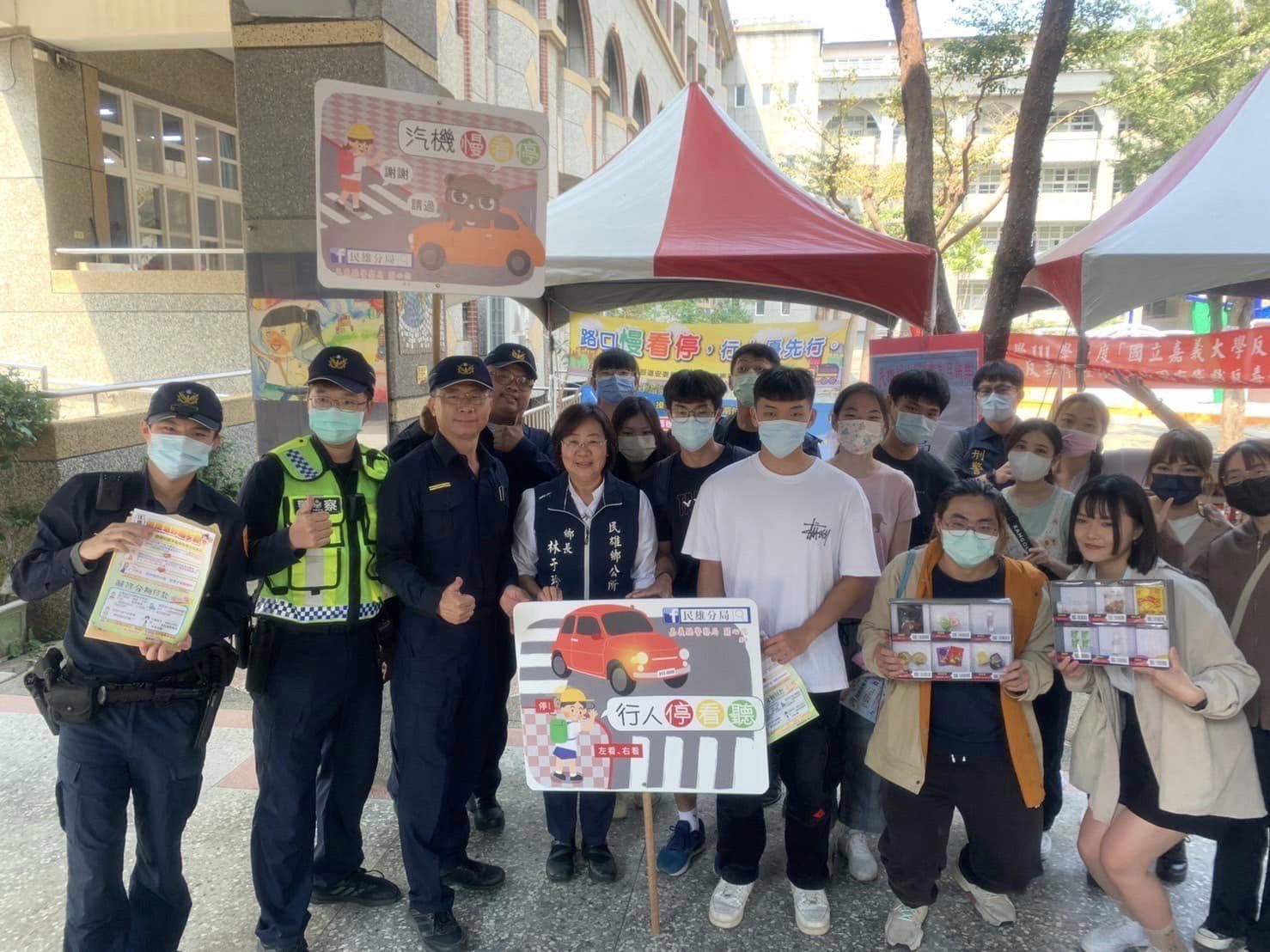 【民雄波麗士結合民雄國小125週年校慶 強力放送路口交通安全及反毒、反詐騙宣導 】