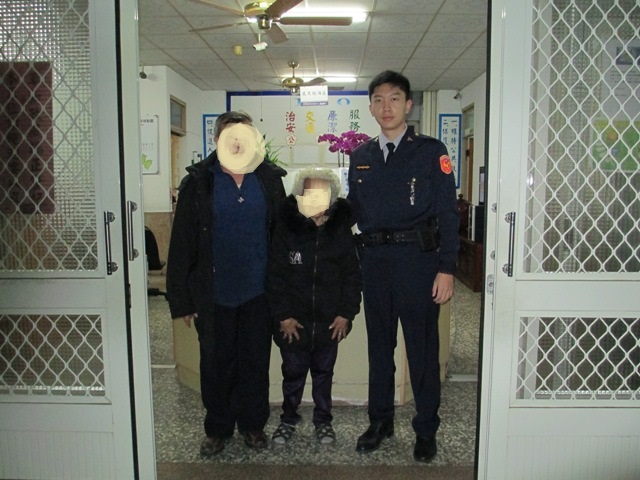 協助將老婦人送返家中