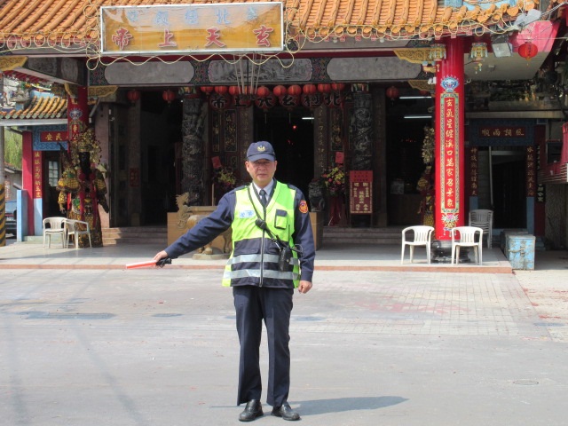 員警執行交通整理