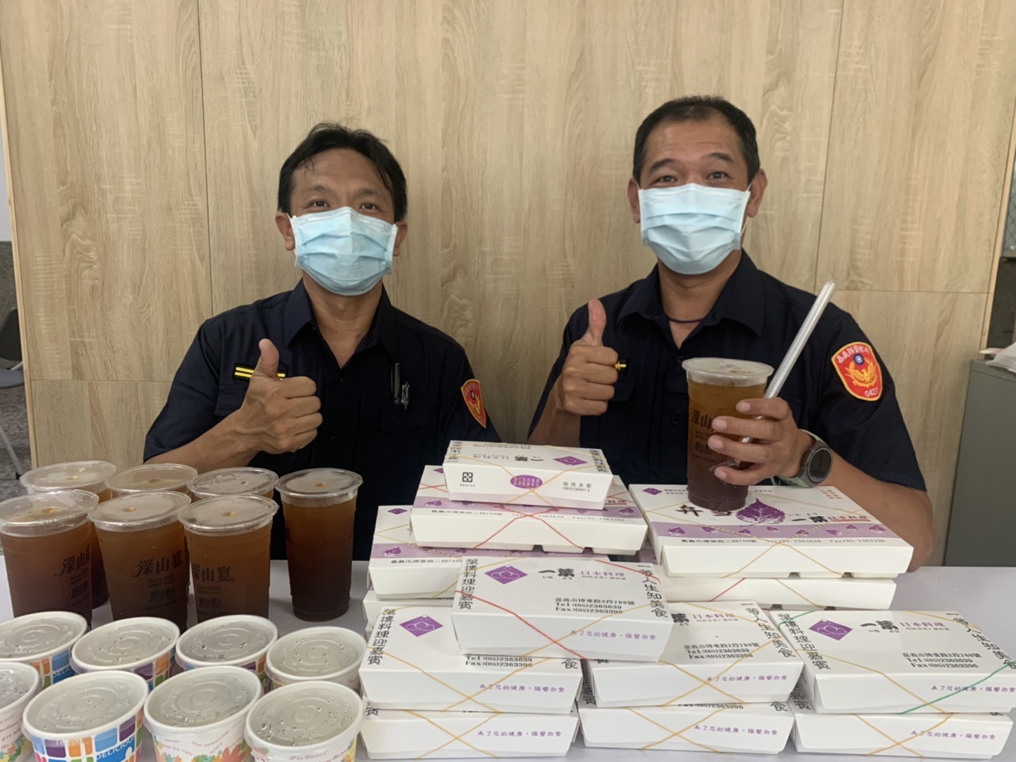 【警政署長慰贈元氣防疫便當 局長加碼贈愛玉飲料 基層員警「揪感心」!】