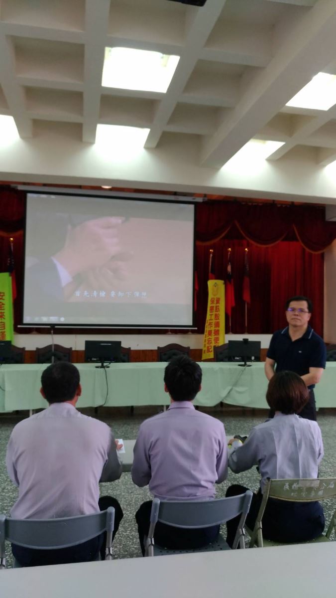 【民雄分局辦理新式警槍PPQ M2換裝訓練並且嚴謹實施檢測】