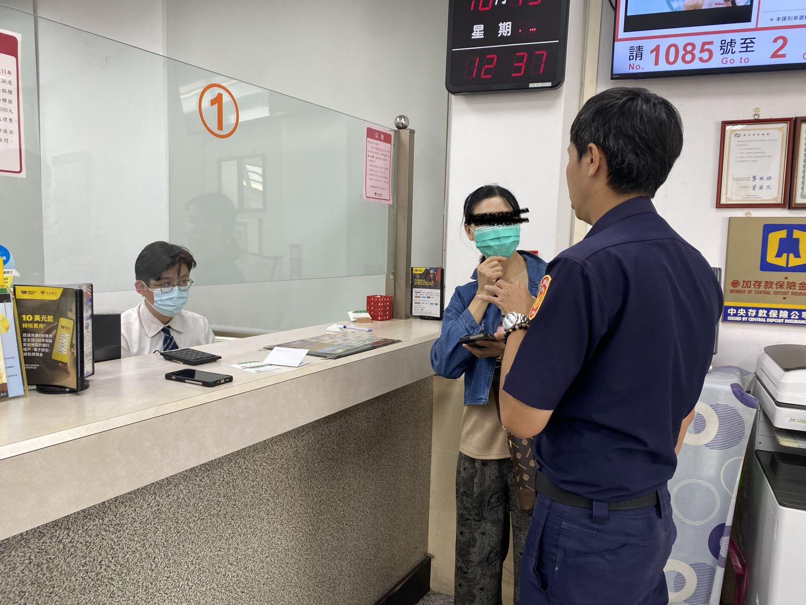 警員朱晏頡攔阻陳○貞遭詐騙