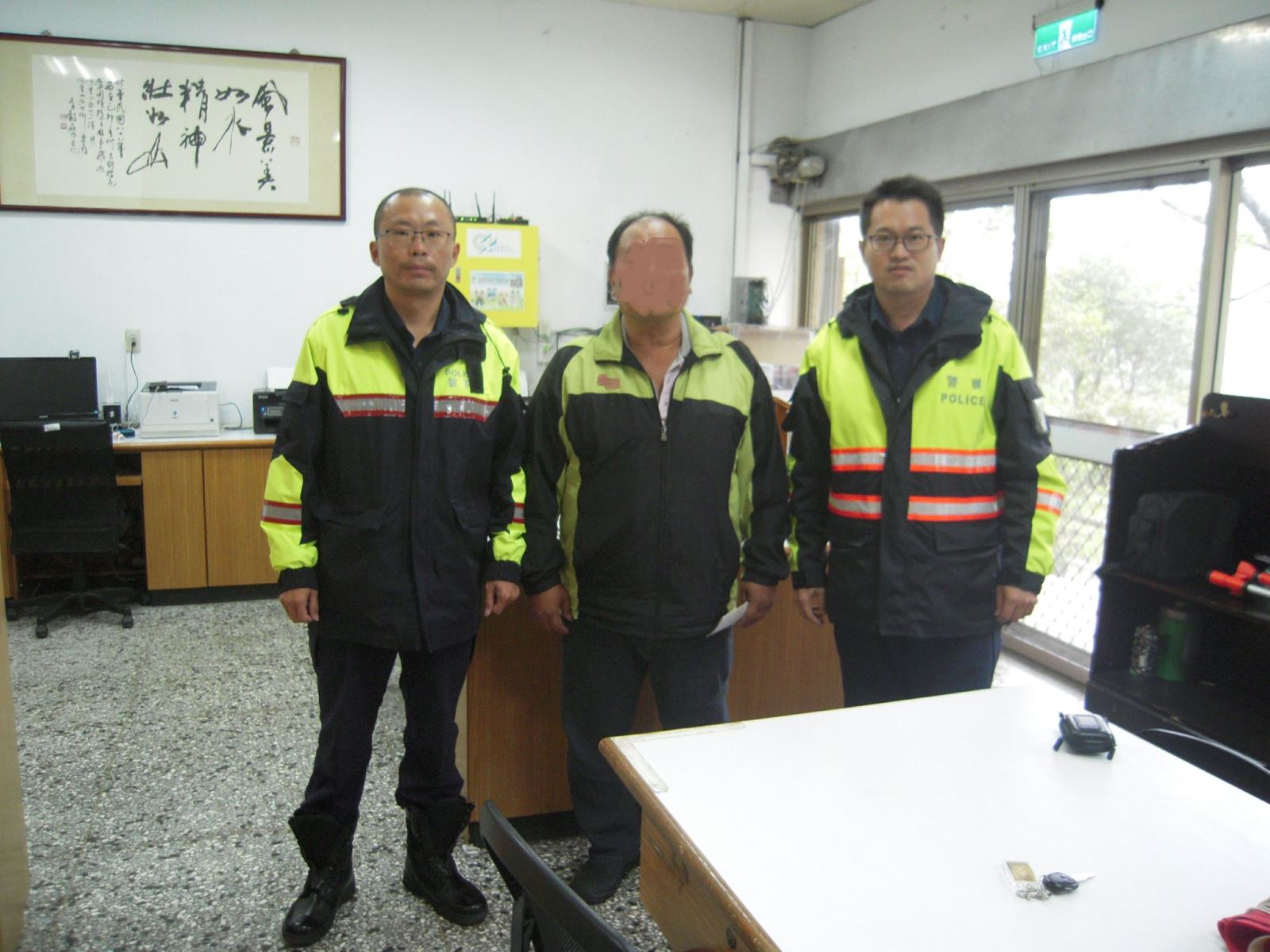 阿1