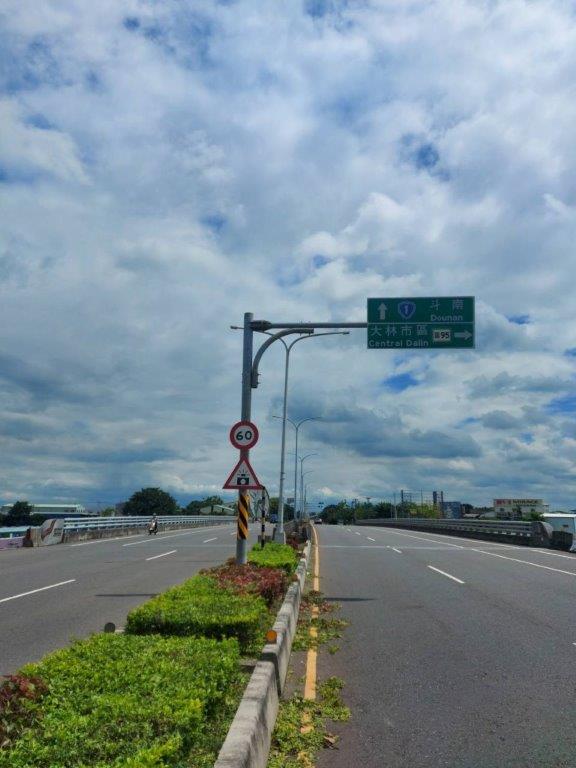 【民雄分局加強取締交通違規 維護民眾安全】
