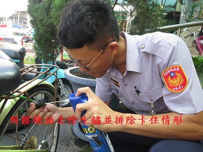 員警熱心協助排除